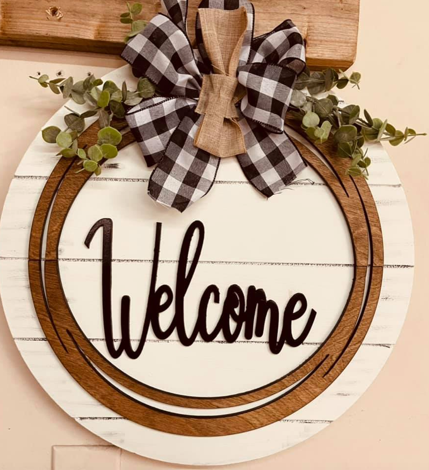 Wooden Circle Door Hanger image 1