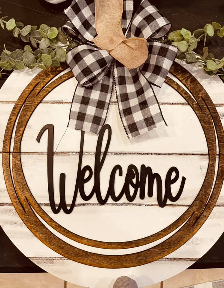 Wooden Circle Door Hanger image 0